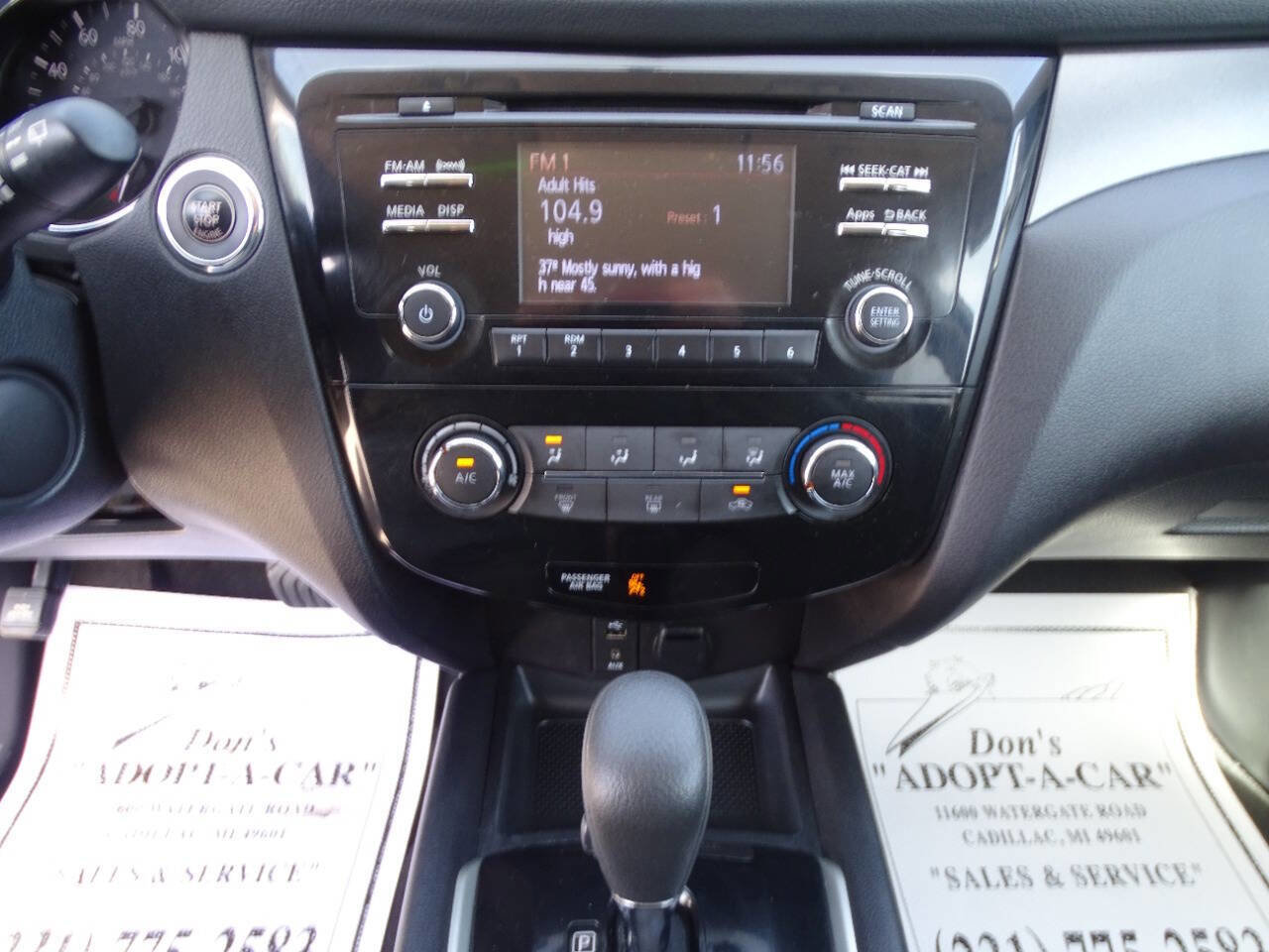 Used 2016 Nissan Rogue SV image 18