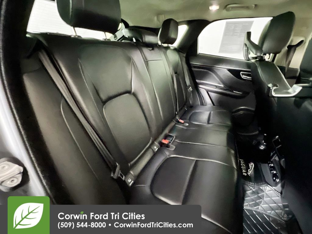 Used 2019 Jaguar F-PACE Premium image 17