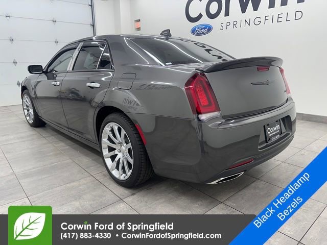 Used 2022 Chrysler 300 Touring w/ Sport Appearance Package image 3