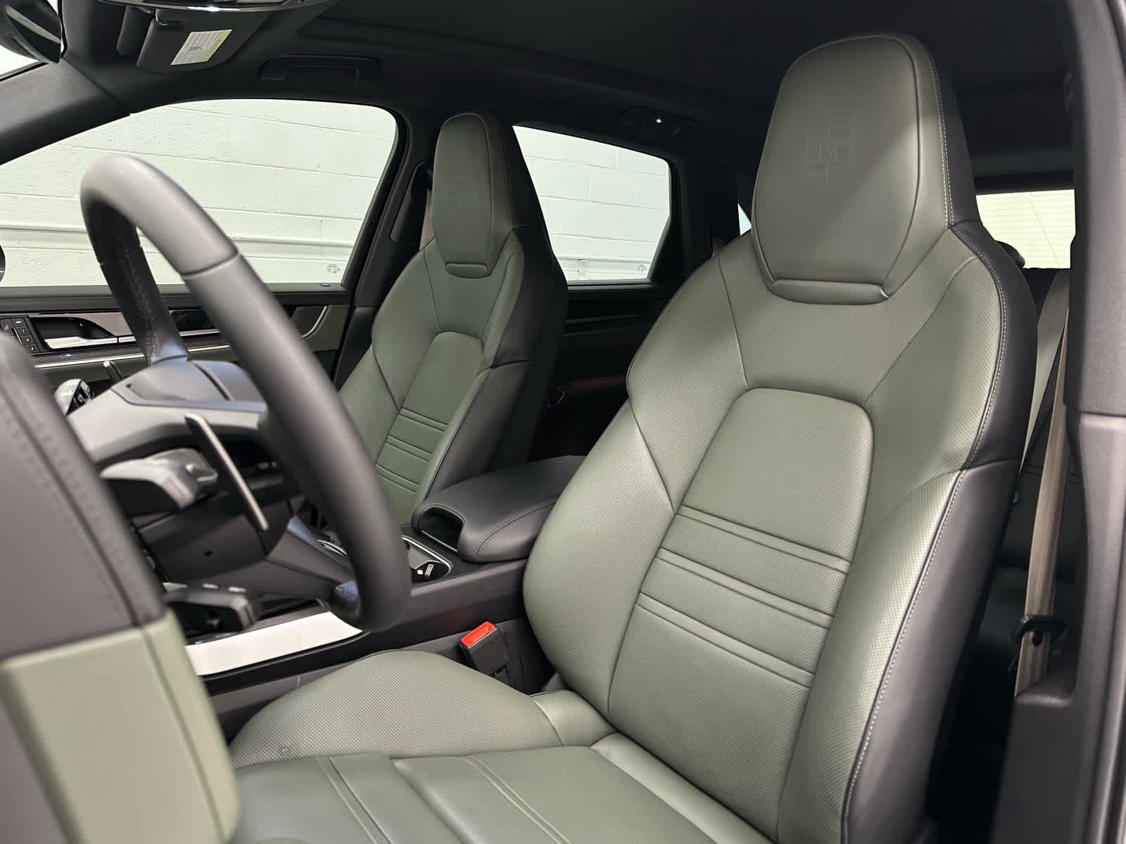 Used 2025 Porsche Cayenne S AWD/4WD image 13