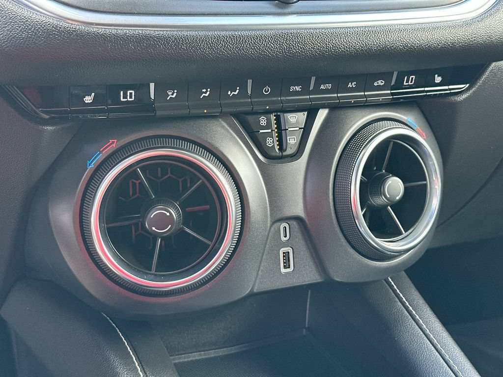 Certified 2025 Chevrolet Blazer LT FWD image 15