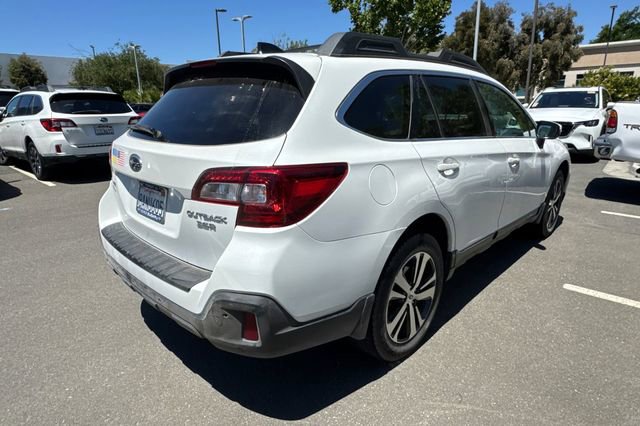 Used 2018 Subaru Outback 3.6R Limited AWD/4WD image 5