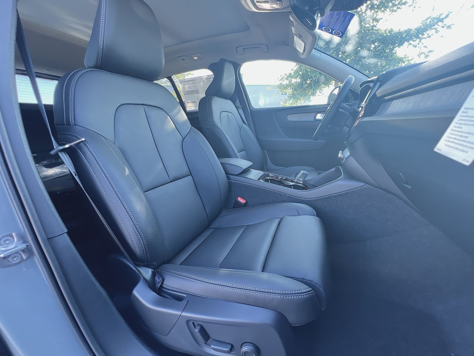 New 2026 Volvo XC40 B5 Plus w/ Protection Package Premier AWD/4WD image 27