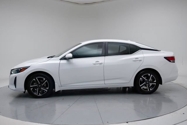Used 2025 Nissan Sentra SV w/ All-Weather Package FWD image 2