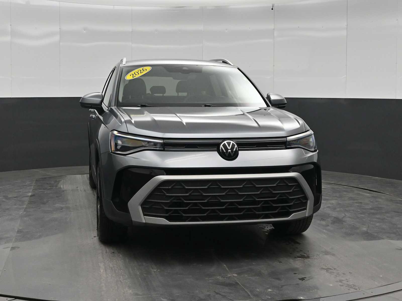 Used 2026 Volkswagen Taos SE AWD/4WD image 2