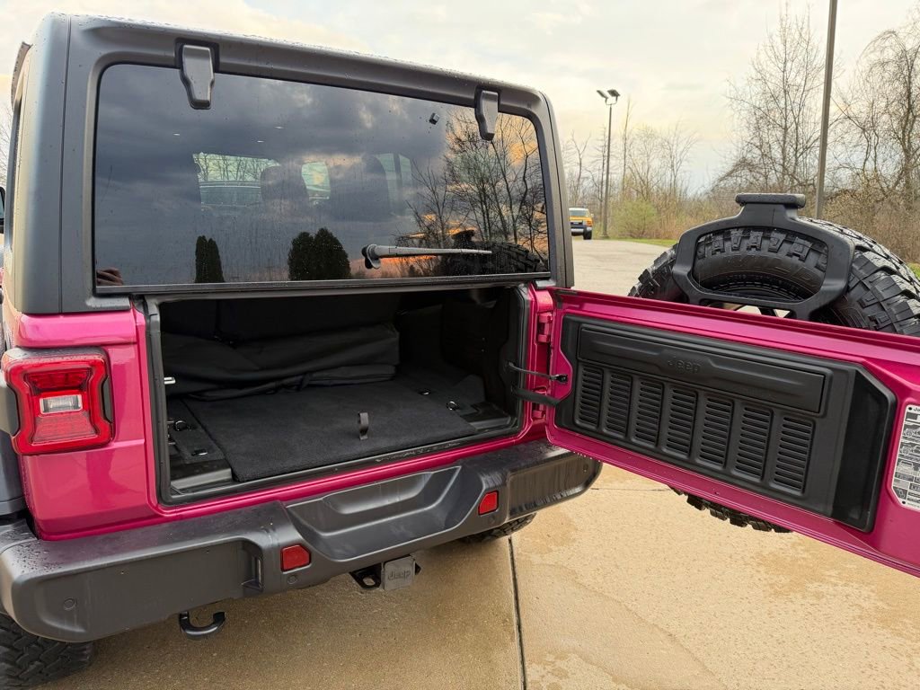 Used 2024 Jeep Wrangler Willys image 32
