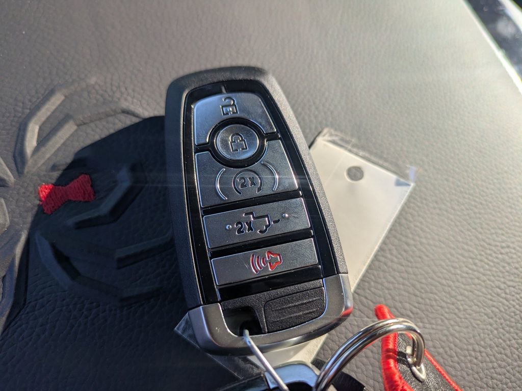 New 2026 Ford F250 Lariat w/ Black Appearance Package image 34