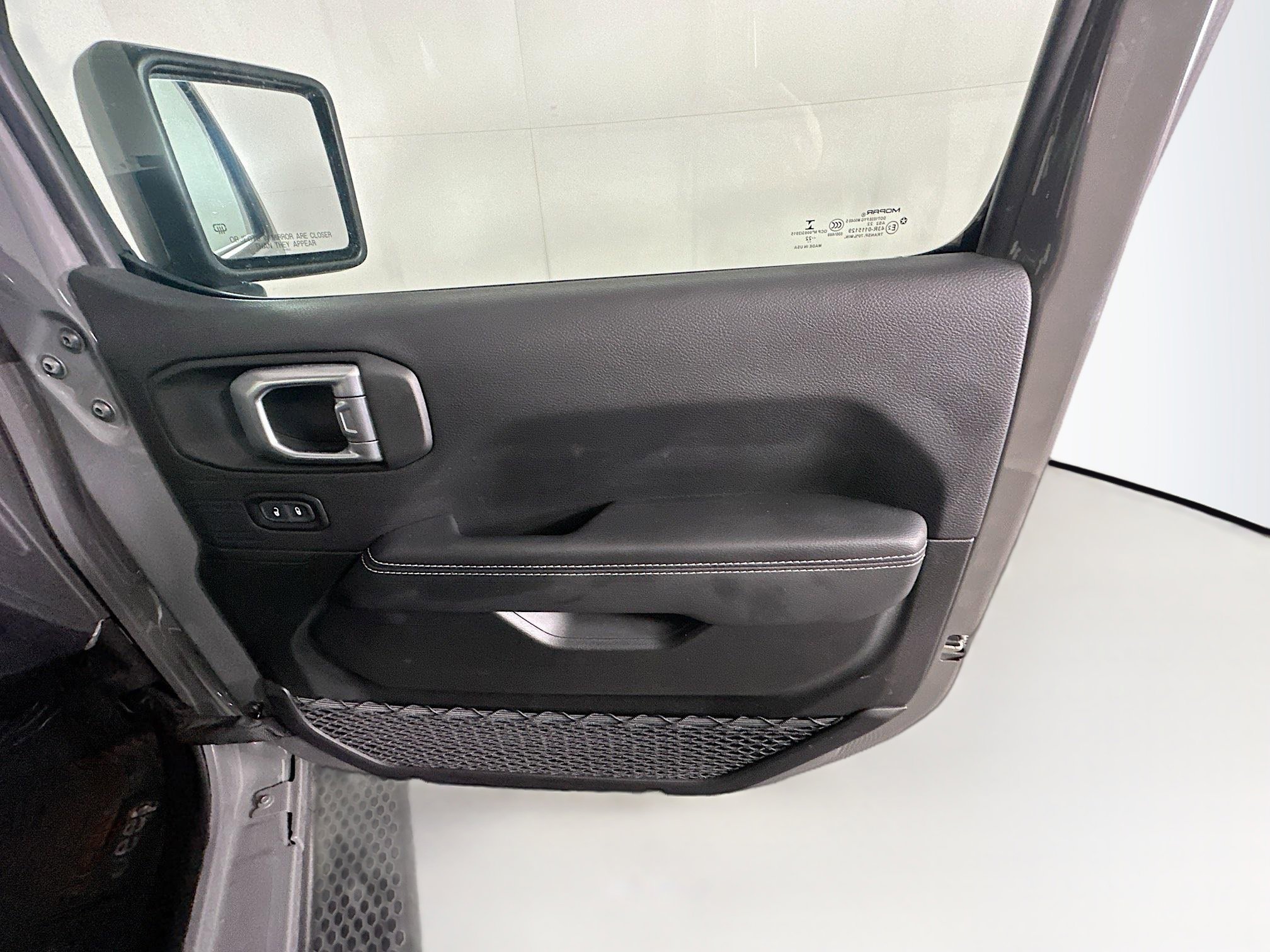 Used 2022 Jeep Wrangler Unlimited Sahara AWD/4WD image 31