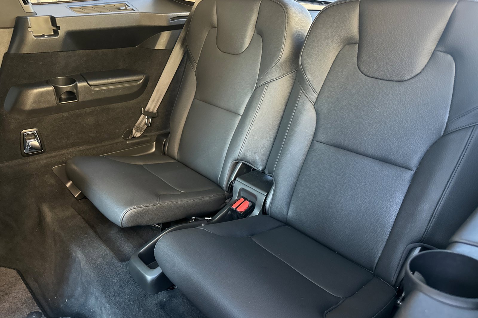 Used 2023 Volvo XC90 T8 Plus w/ Protection Package Premier image 16