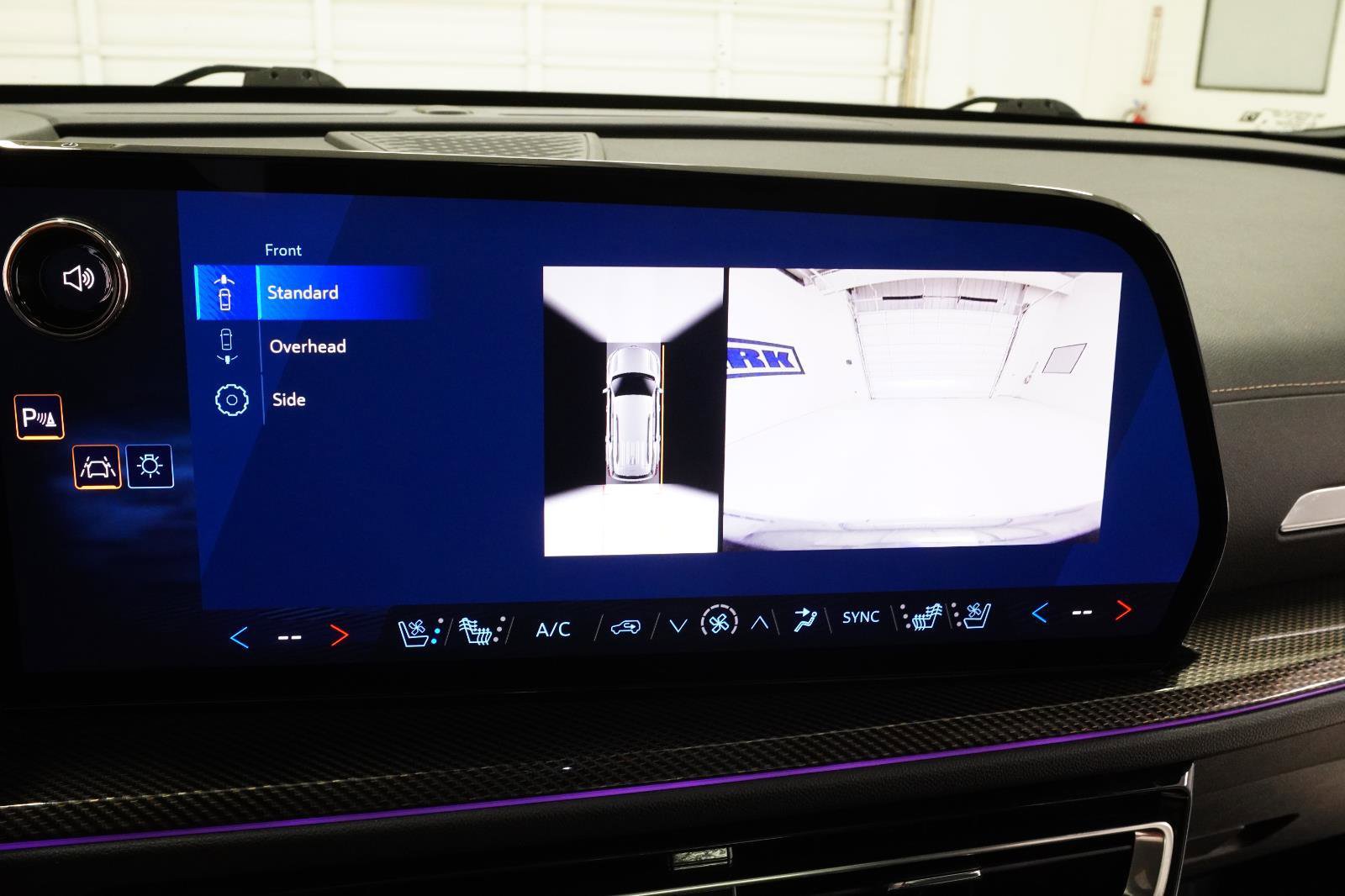 Used 2025 Chevrolet Traverse High Country w/ LPO, Floor Liner Package FWD image 34