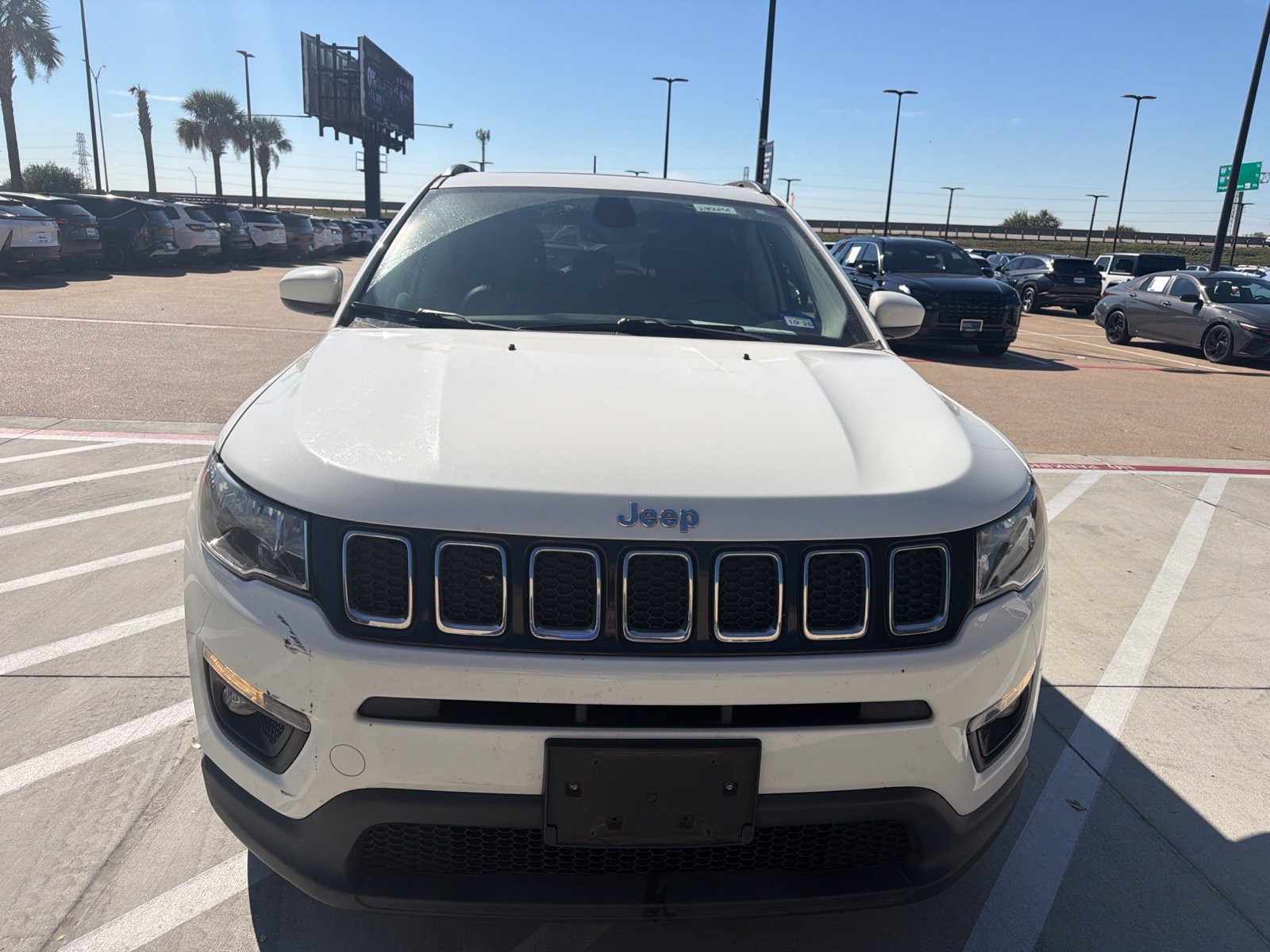 Used 2017 Jeep Compass Latitude w/ Popular Equipment Group AWD/4WD image 2