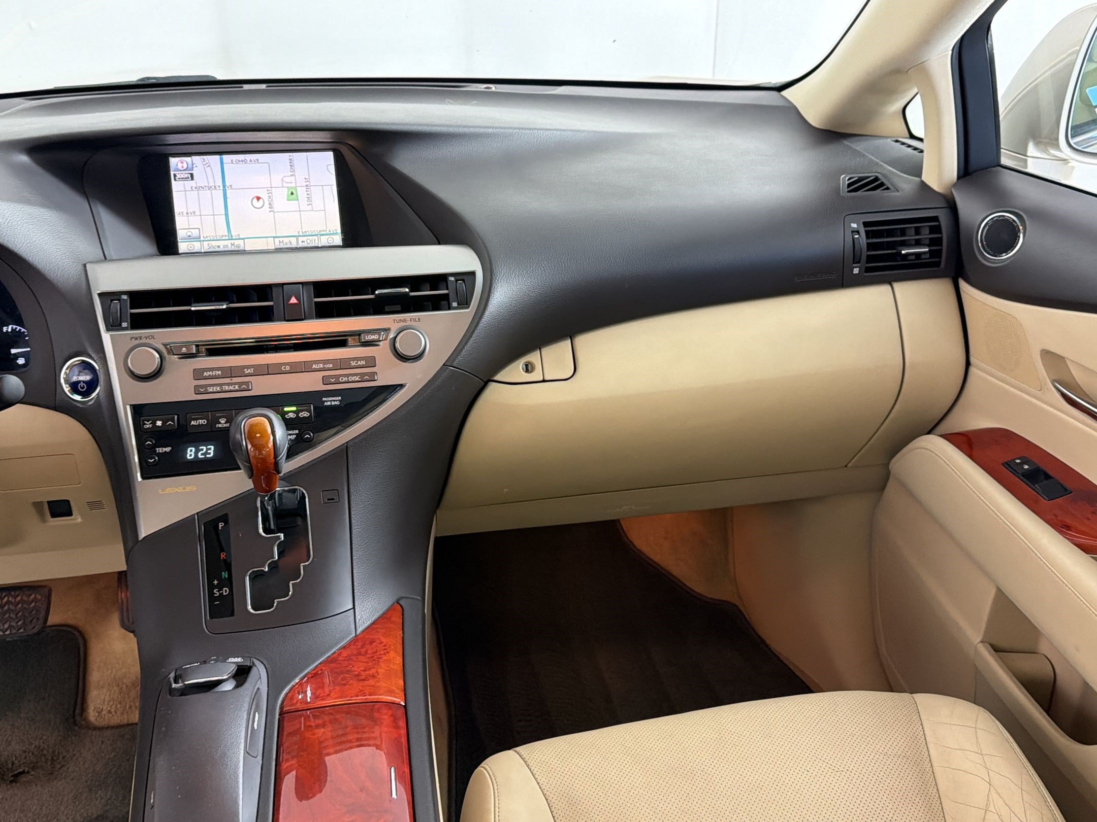 Used 2011 Lexus RX 450h AWD w/ Premium Pkg image 30