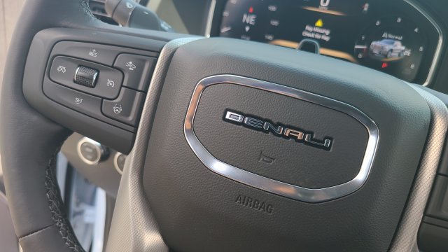 New 2026 GMC Sierra 1500 Denali w/ Technology Package AWD/4WD image 17