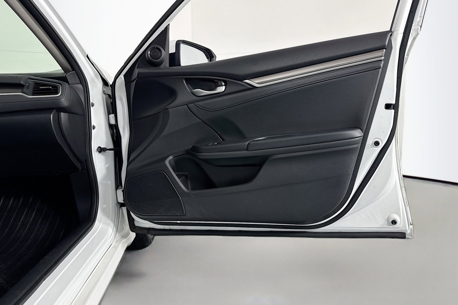 Used 2019 Honda Civic EX-L image 23