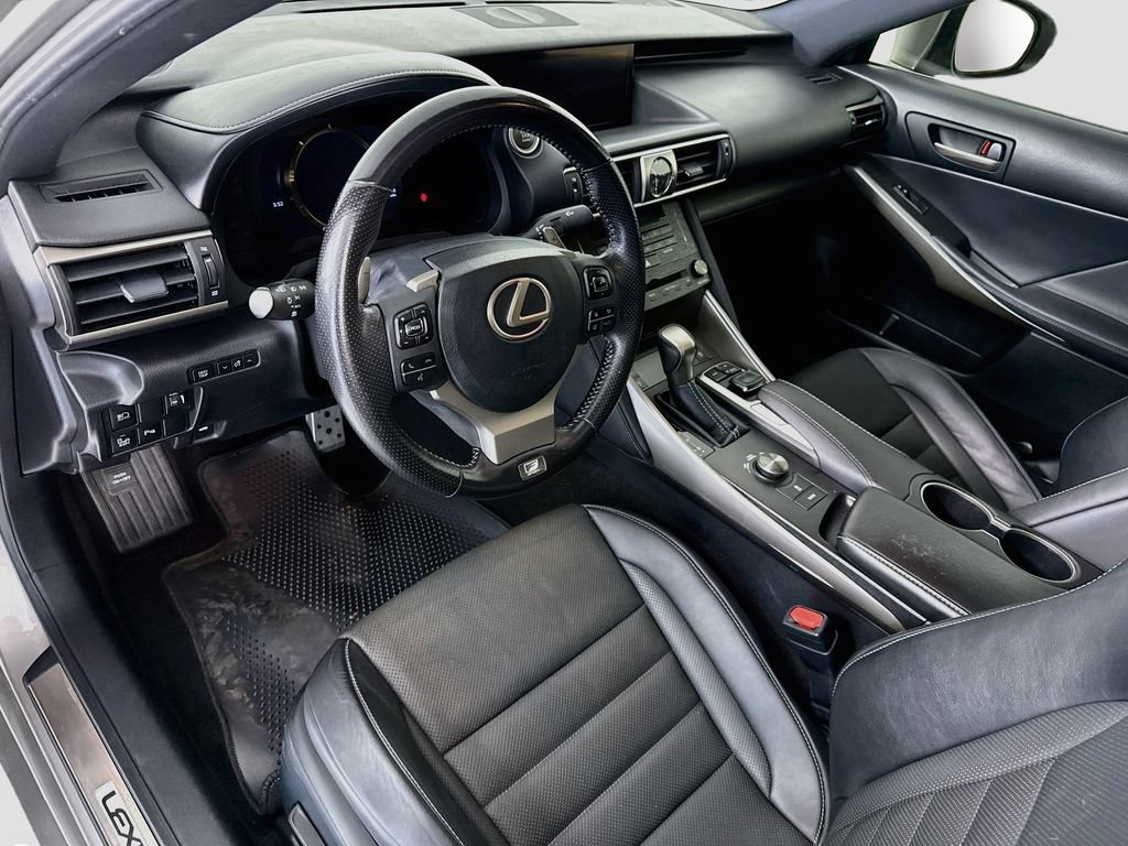 Used 2020 Lexus IS 300 F Sport w/ F Sport Package RWD image 9