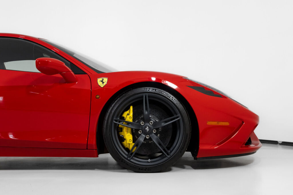 Used 2015 Ferrari 458 Speciale Coupe RWD image 16
