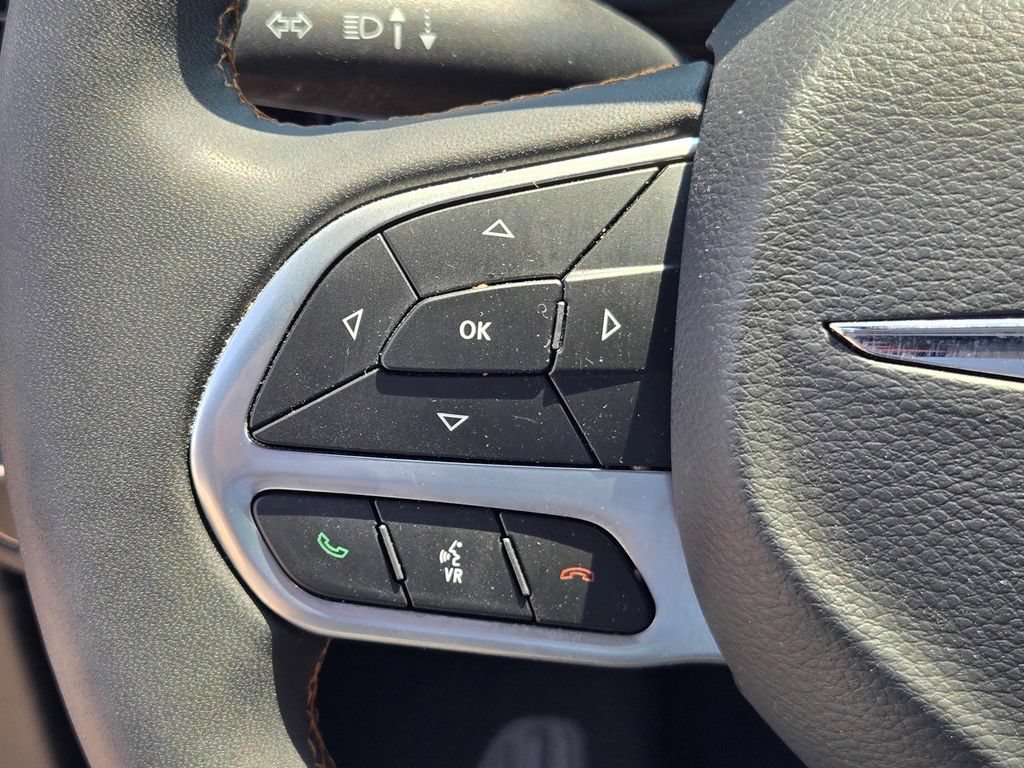 Used 2023 Chrysler Pacifica Pinnacle FWD image 21