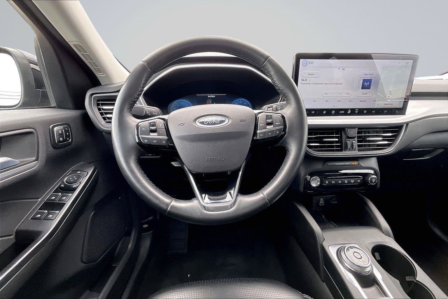 Used 2024 Ford Escape Platinum AWD/4WD image 6
