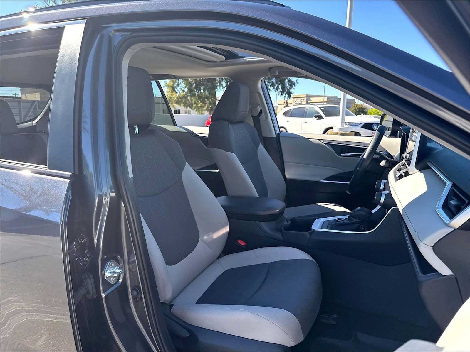 Used 2024 Toyota RAV4 XLE w/ Convenience Package AWD/4WD image 10