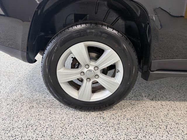 Used 2014 Jeep Compass Latitude w/ Sun/Sound Group image 34