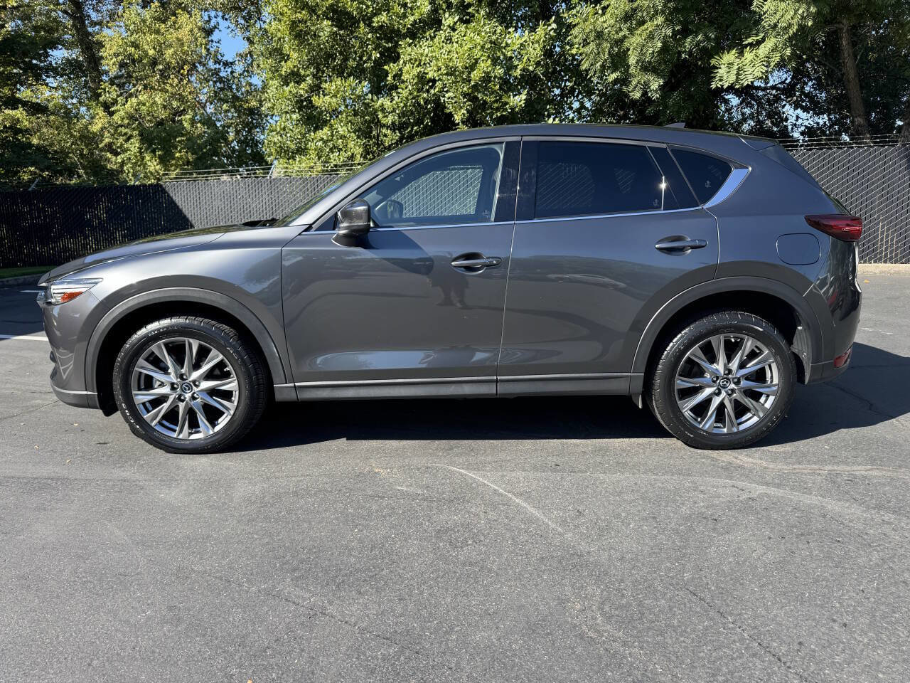 Used 2019 MAZDA CX-5 Signature image 2