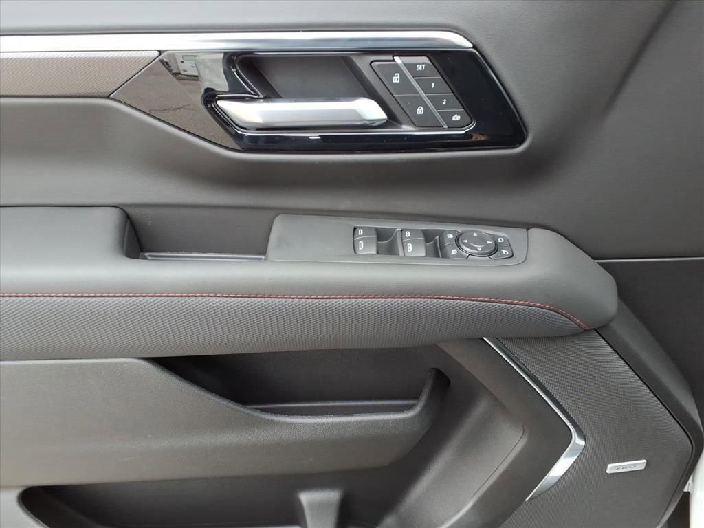 New 2026 Chevrolet Suburban RST image 11