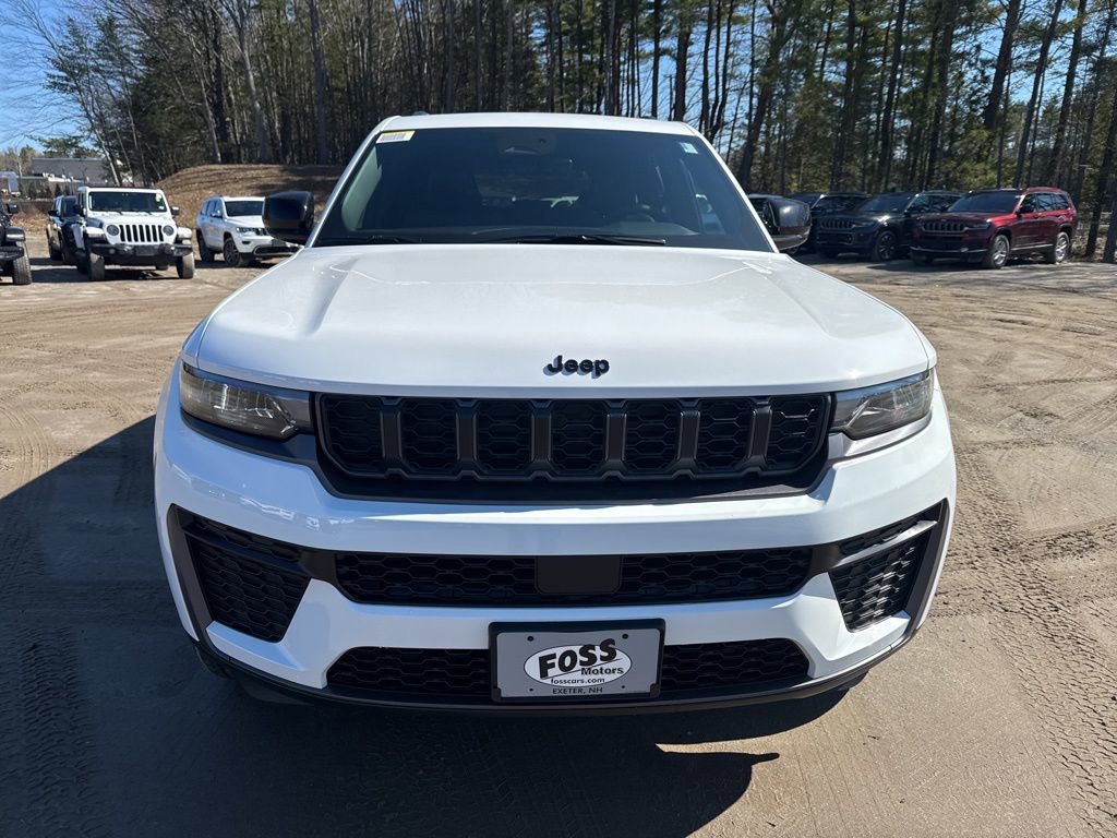 New 2026 Jeep Grand Cherokee Altitude image 8