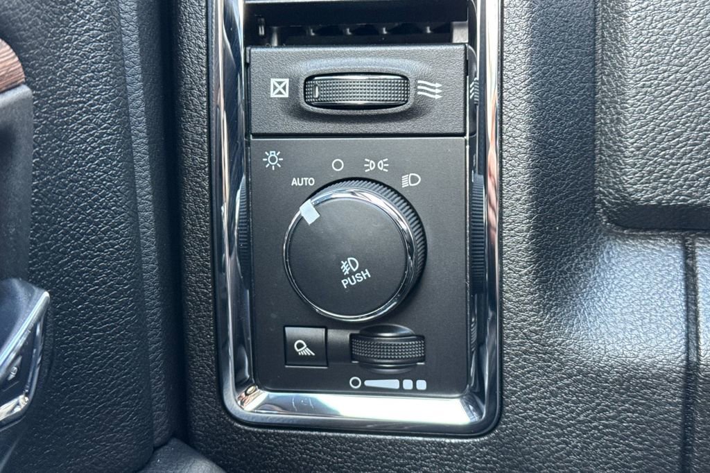 Used 2018 RAM 2500 Laramie image 32