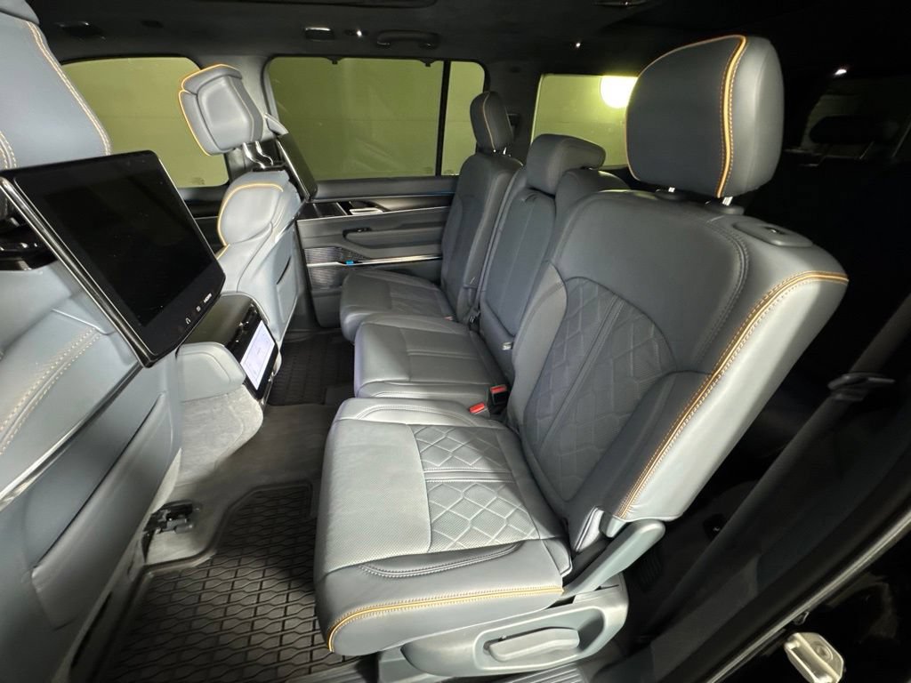 Certified 2024 Jeep Grand Wagoneer Series III w/ Rear Seat Video Group 1 AWD/4WD image 29