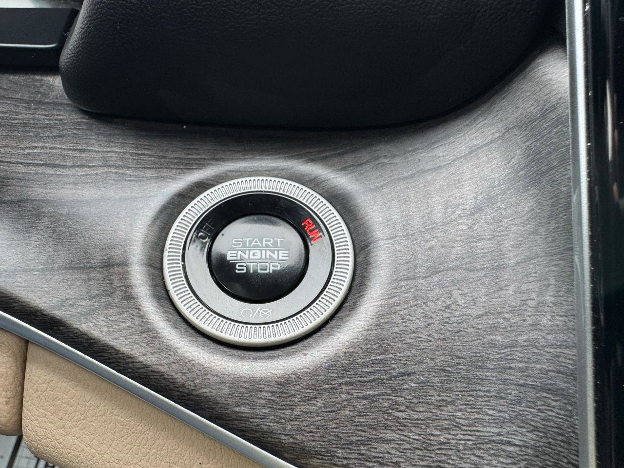 Used 2024 Jeep Grand Cherokee L Limited image 26