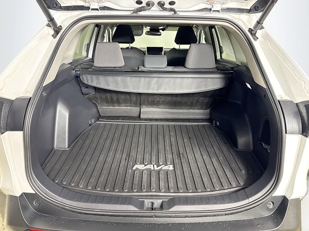 Certified 2024 Toyota RAV4 XLE w/ Convenience Package image 24