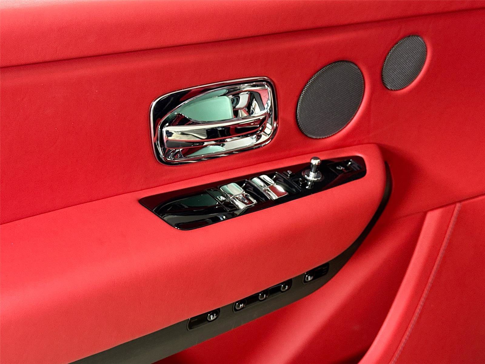 Used 2025 Rolls-Royce Cullinan image 15