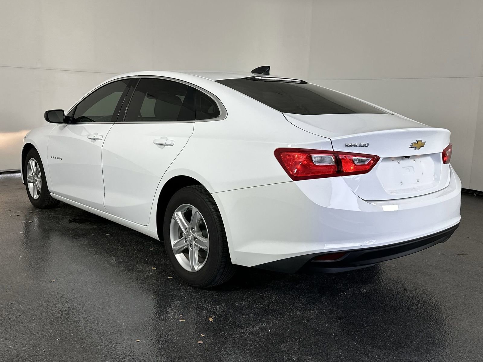 Used 2021 Chevrolet Malibu LS image 9