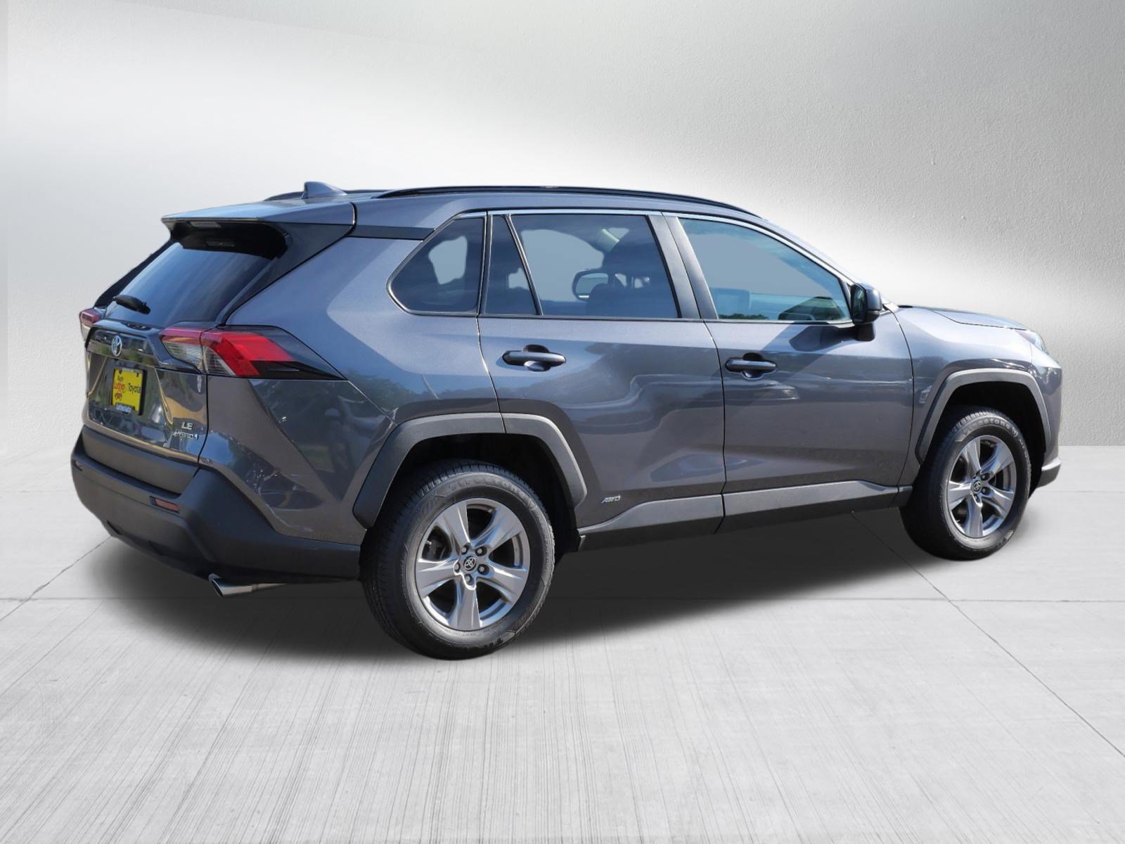 Certified 2022 Toyota RAV4 LE AWD/4WD image 8