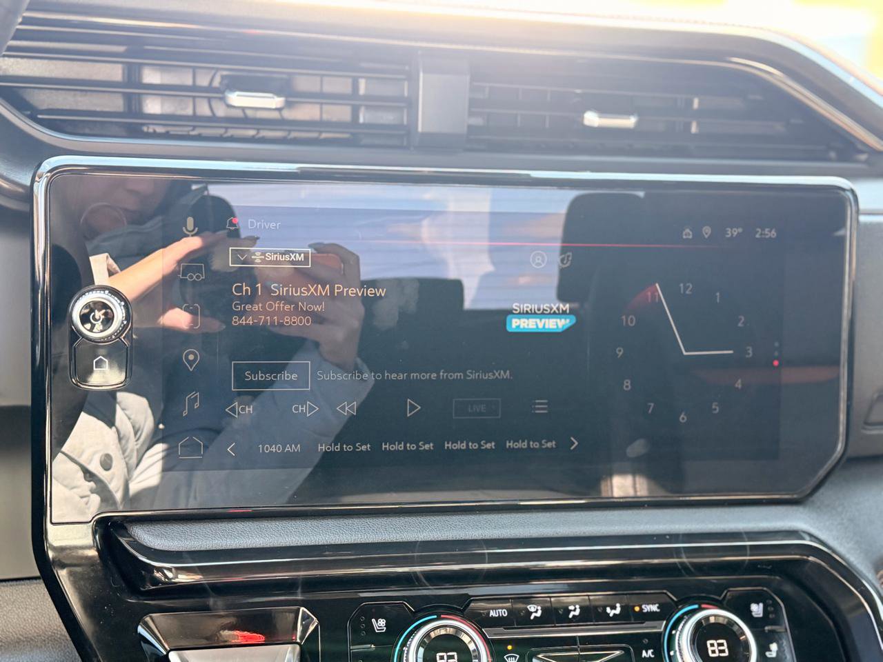 Used 2025 GMC Sierra 2500 AT4 image 25