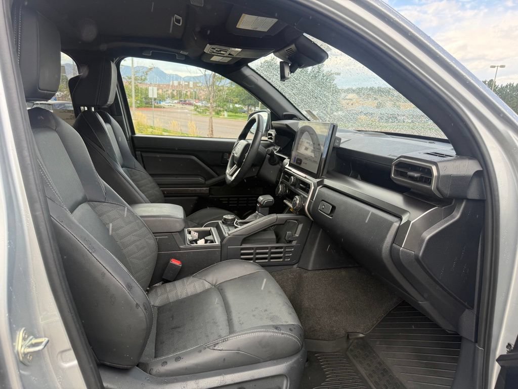 Used 2025 Toyota 4Runner TRD Off-Road Premium AWD/4WD image 27