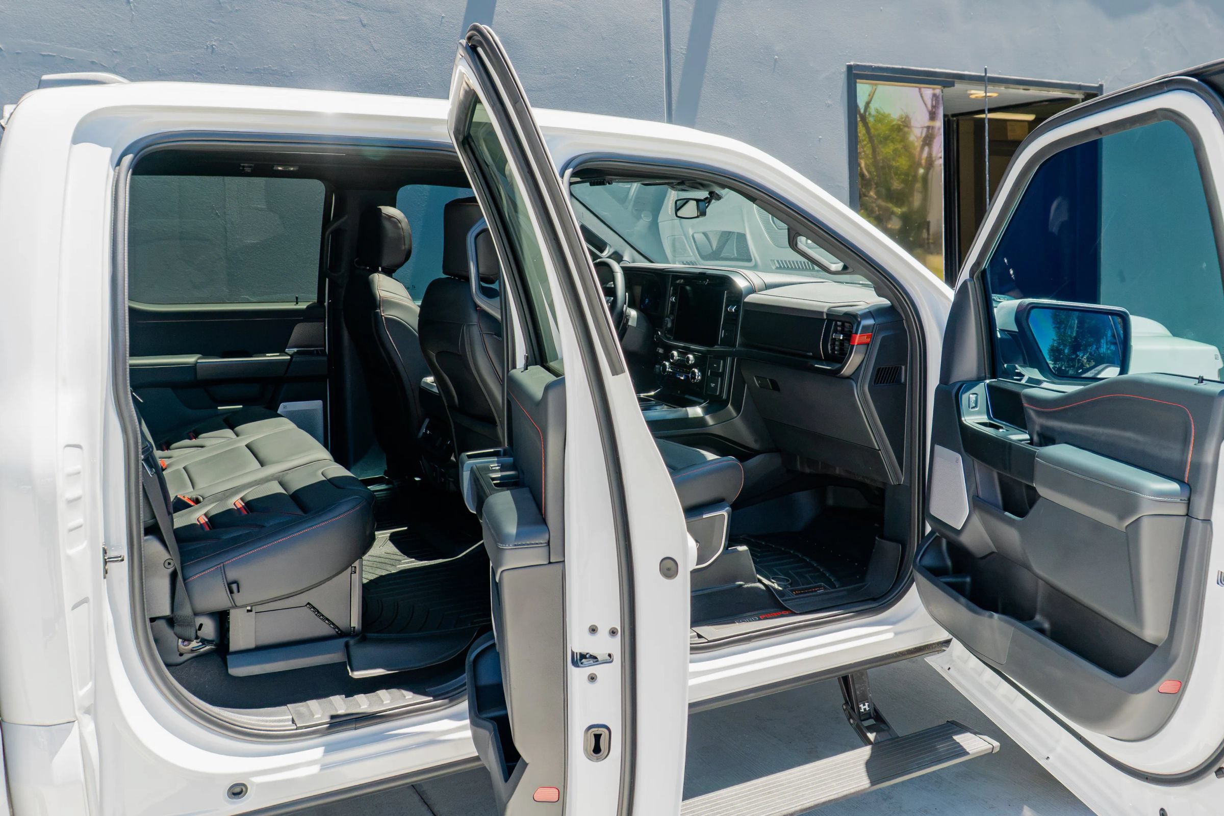 Used 2025 Ford F150 Raptor AWD/4WD image 65