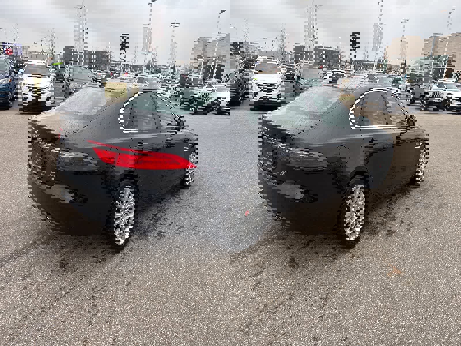 Used 2020 Jaguar XF Prestige image 5