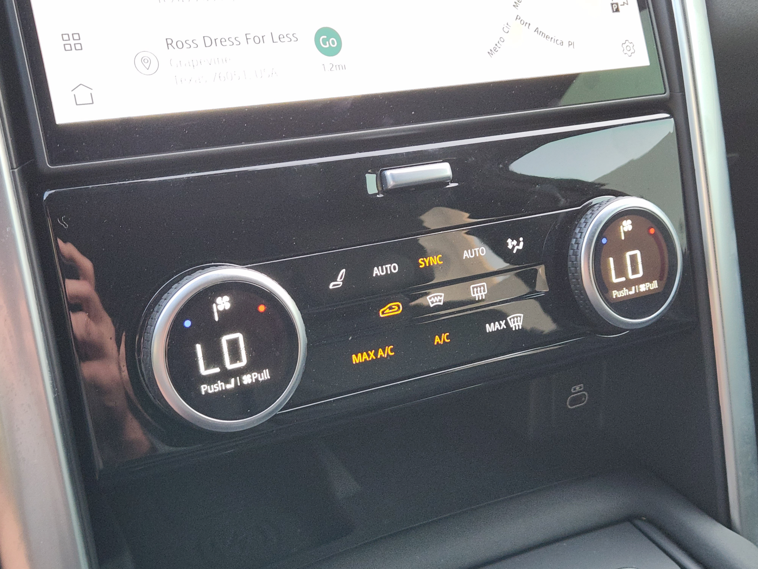 Certified 2025 Land Rover Discovery S AWD/4WD image 16