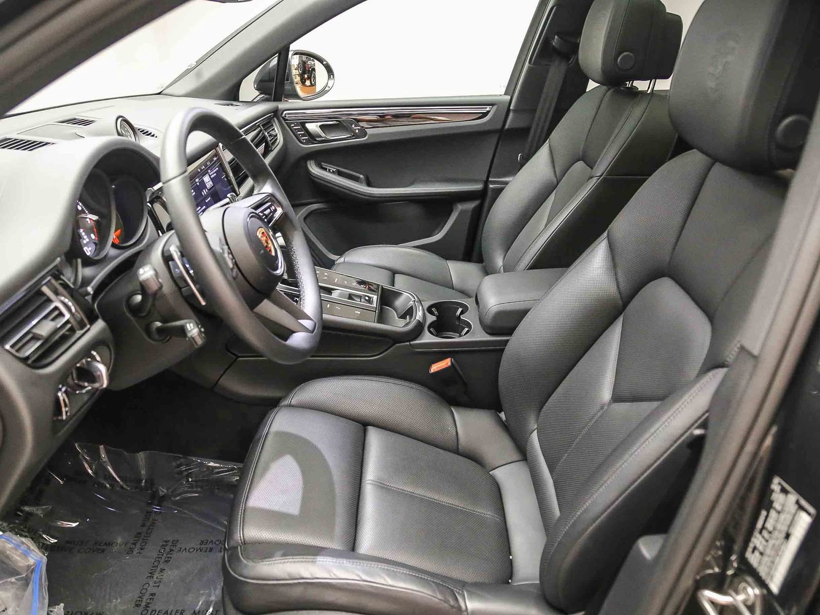 Certified 2025 Porsche Macan S AWD/4WD image 21