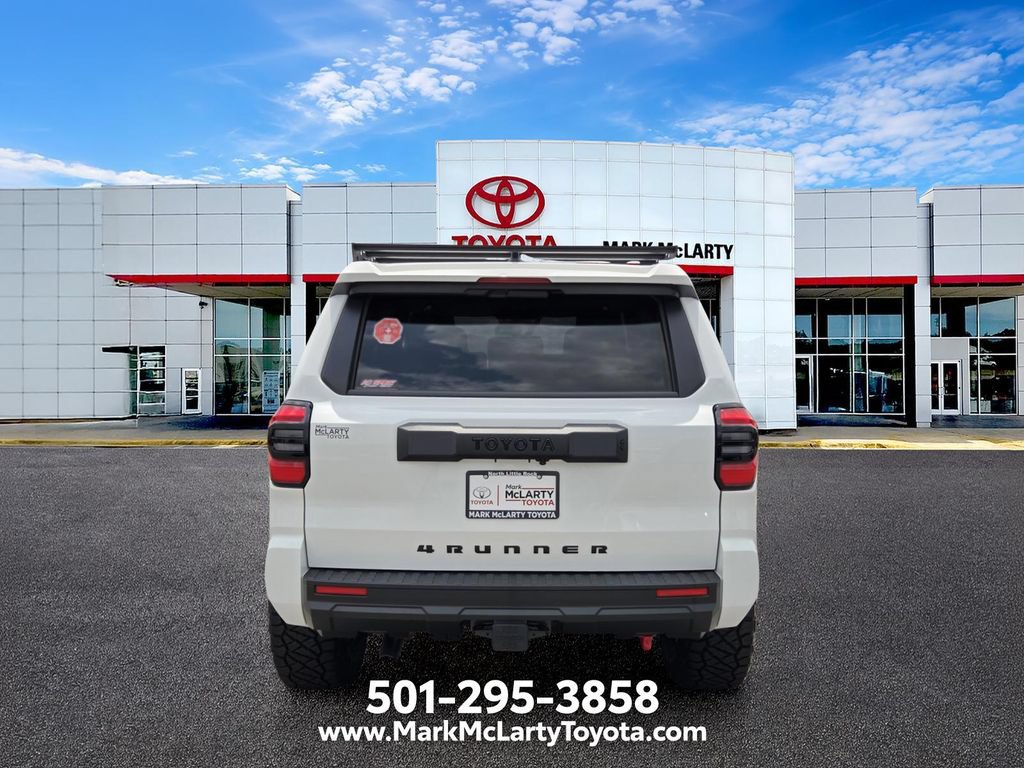 New 2026 Toyota 4Runner SR5 AWD/4WD image 4