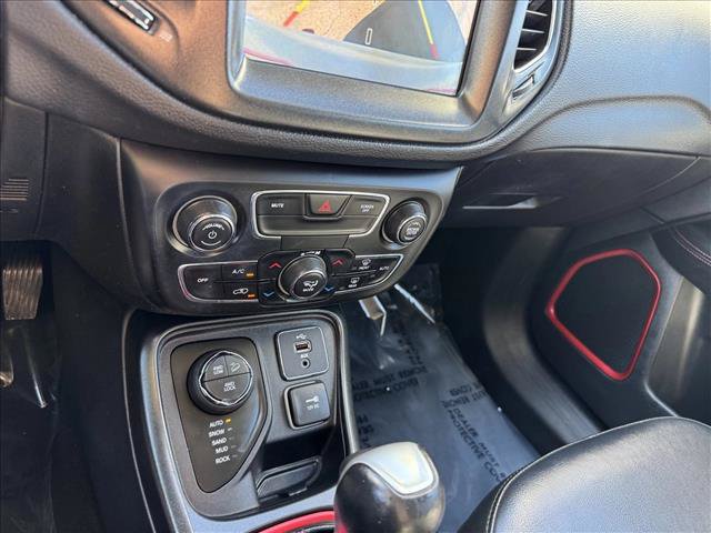 Used 2019 Jeep Compass Trailhawk w/ Leather Interior Group AWD/4WD image 15