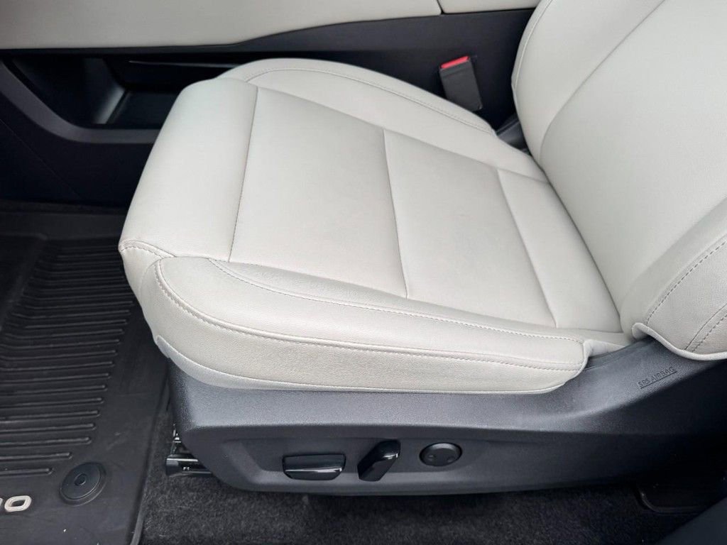 Used 2025 Nissan Murano SV AWD/4WD image 14