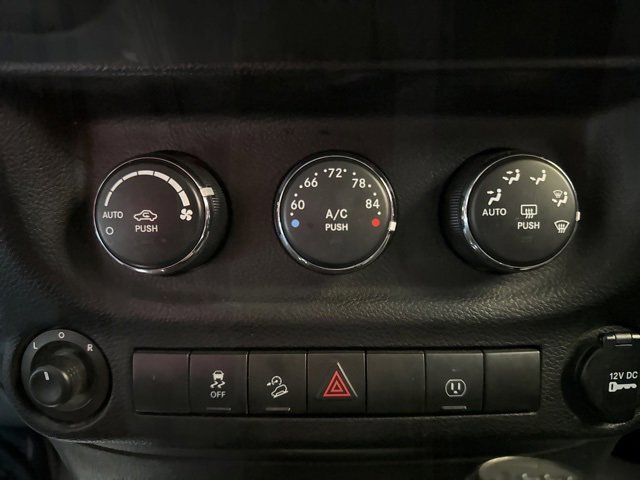 Used 2014 Jeep Wrangler Unlimited Sahara w/ Max Tow Package image 12