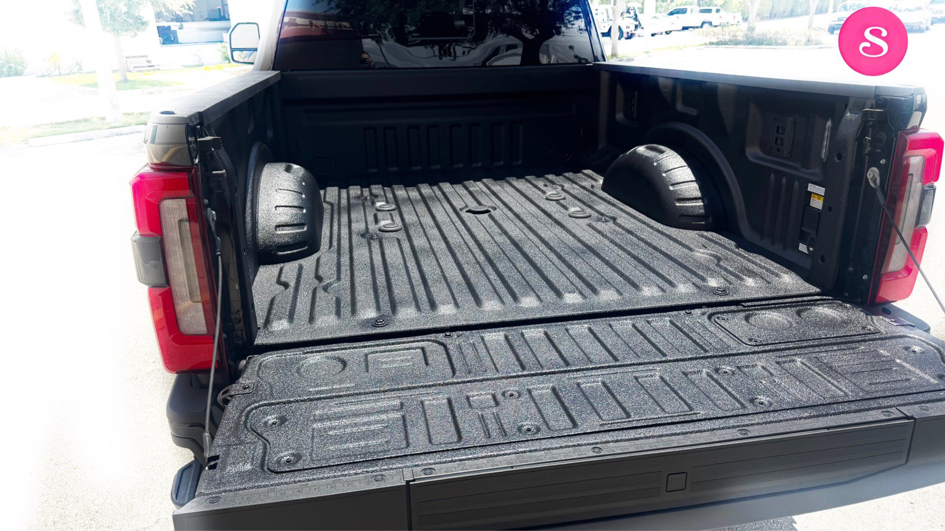 Used 2025 Ford F250 Platinum AWD/4WD image 7