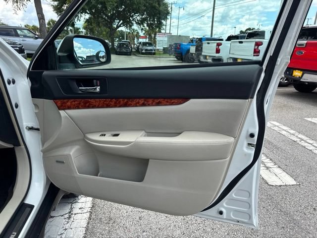 Used 2012 Subaru Outback 3.6R Limited w/ Moonroof Pkg AWD/4WD image 13