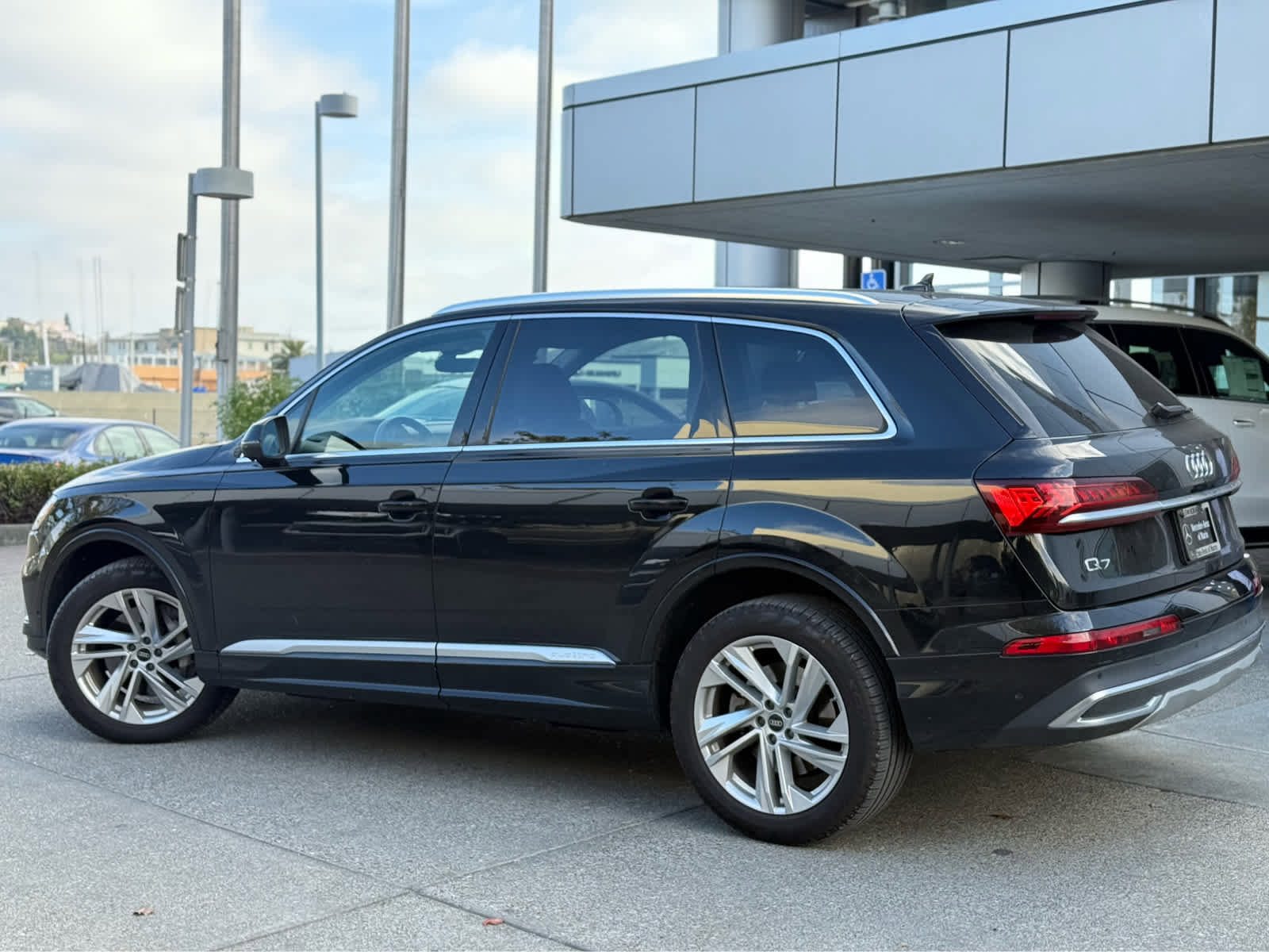 Used 2022 Audi Q7 Premium Plus image 4