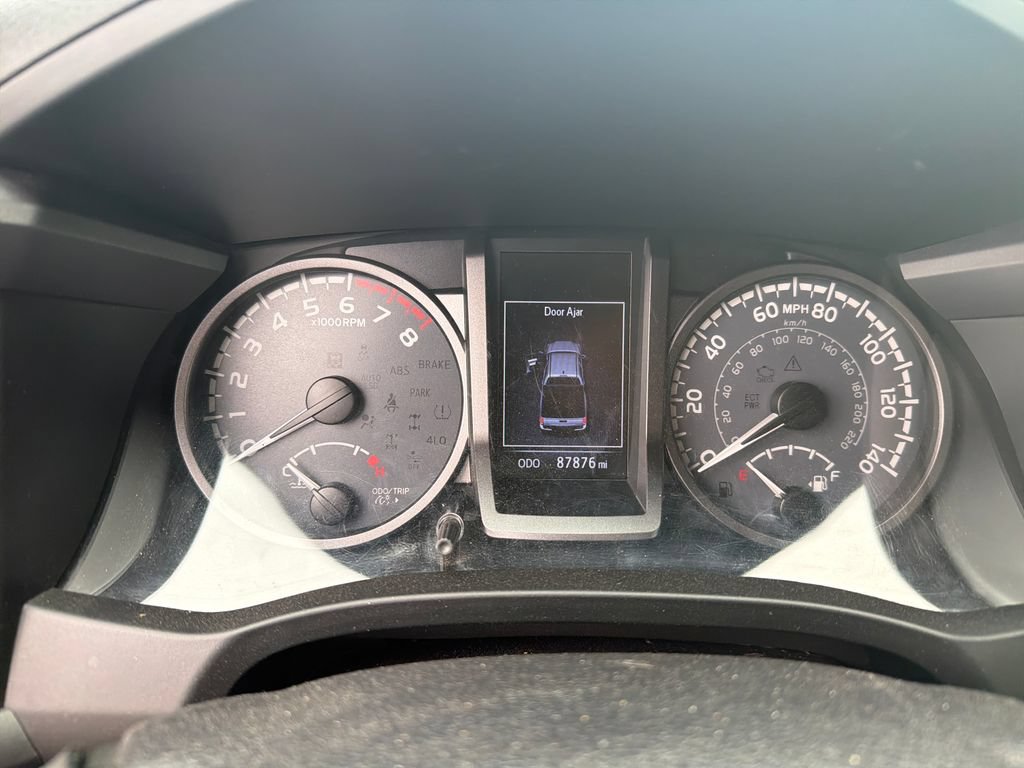 Used 2020 Toyota Tacoma TRD Off-Road AWD/4WD image 15