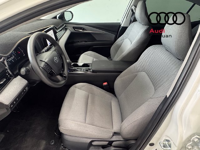 Used 2025 Toyota Camry LE FWD image 21
