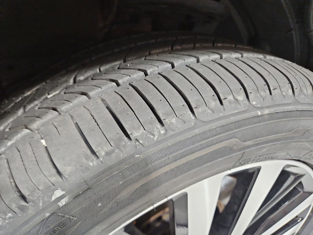 Certified 2025 Nissan Pathfinder Platinum w/ Cargo Package image 30